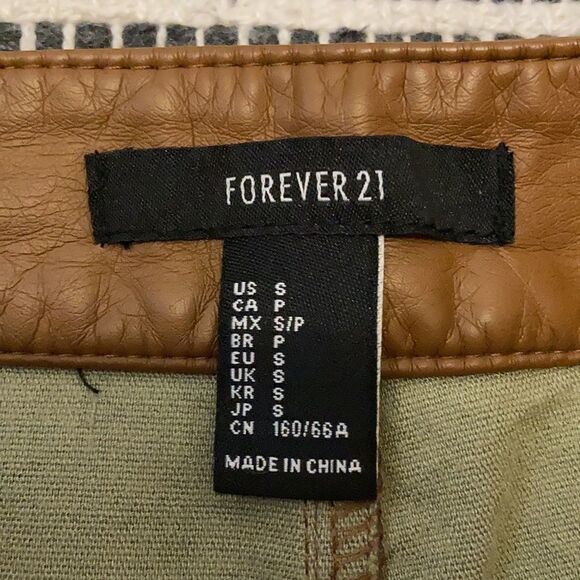 Forever 21 Faux Leather Skirt Small - Picture 4 of 6